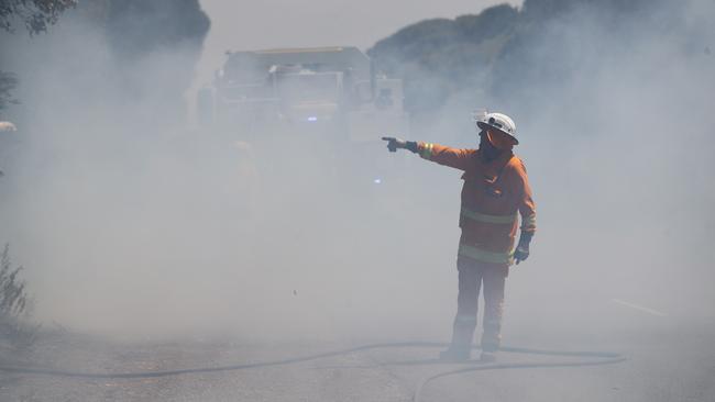 A fire breaks out on the Playford Hwy between Kingscote and Parndana. Picture: Tait Schmaal