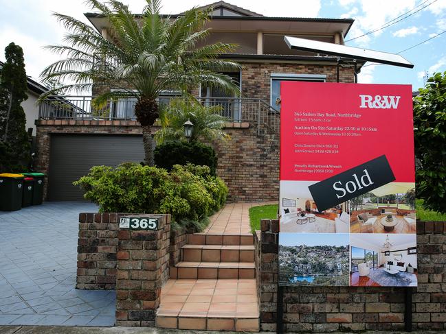 SYDNEY, AUSTRALIA - Newswire Photos October 25, 2022: A general view of a residential property with a sold sign in the Northern Suburbs of Sydney. Sydneyâs house prices have become unaffordable for the average resident and some other capital cities are not far behind. Picture: NCA Newswire / Gaye Gerard