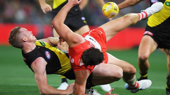 The collision with Hayden McLean that caused the gash in Jack Riewoldt’s forehead. Picture: Mark Brake/Getty Images