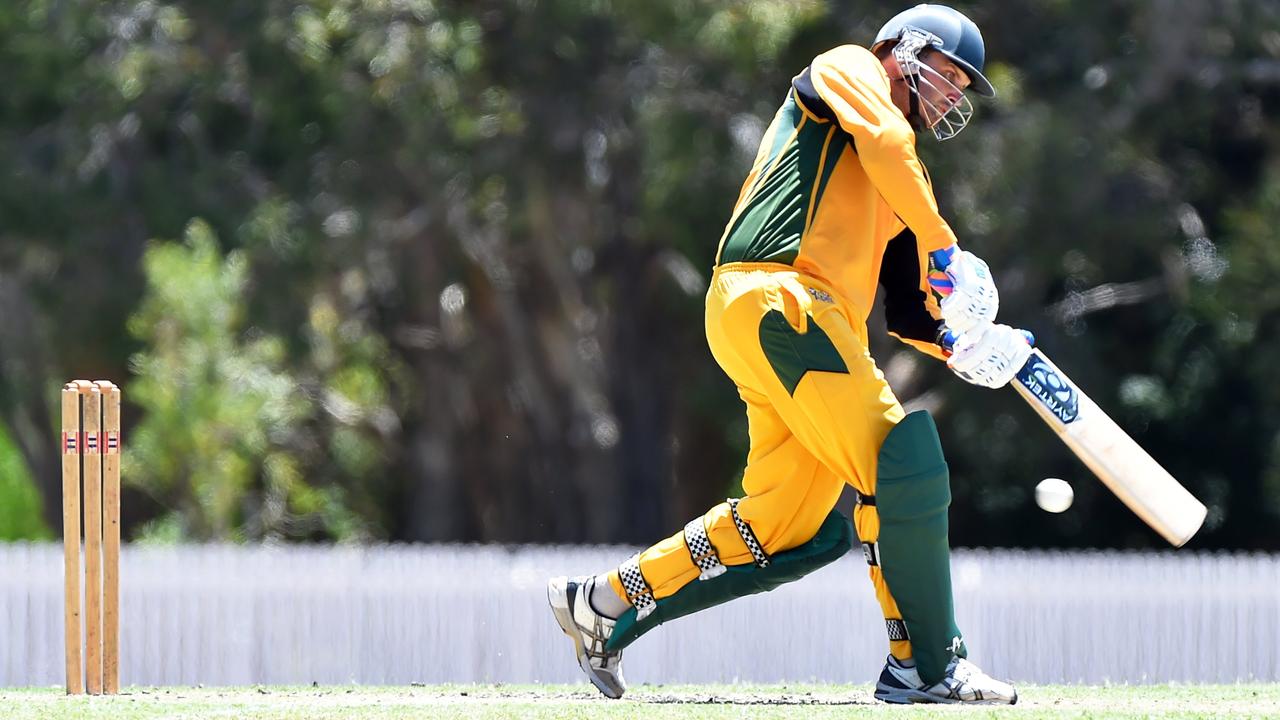 Glasshouse batsman Jeremy Schultz.