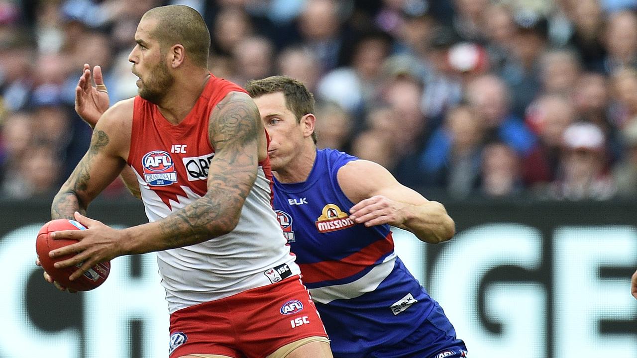 Dale Morris’ game winning tackle leading to the famous Tom Boyd goal. Picture: AAP Images.