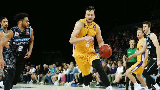 Andrew Bogut drives to the rim. Picture: Getty