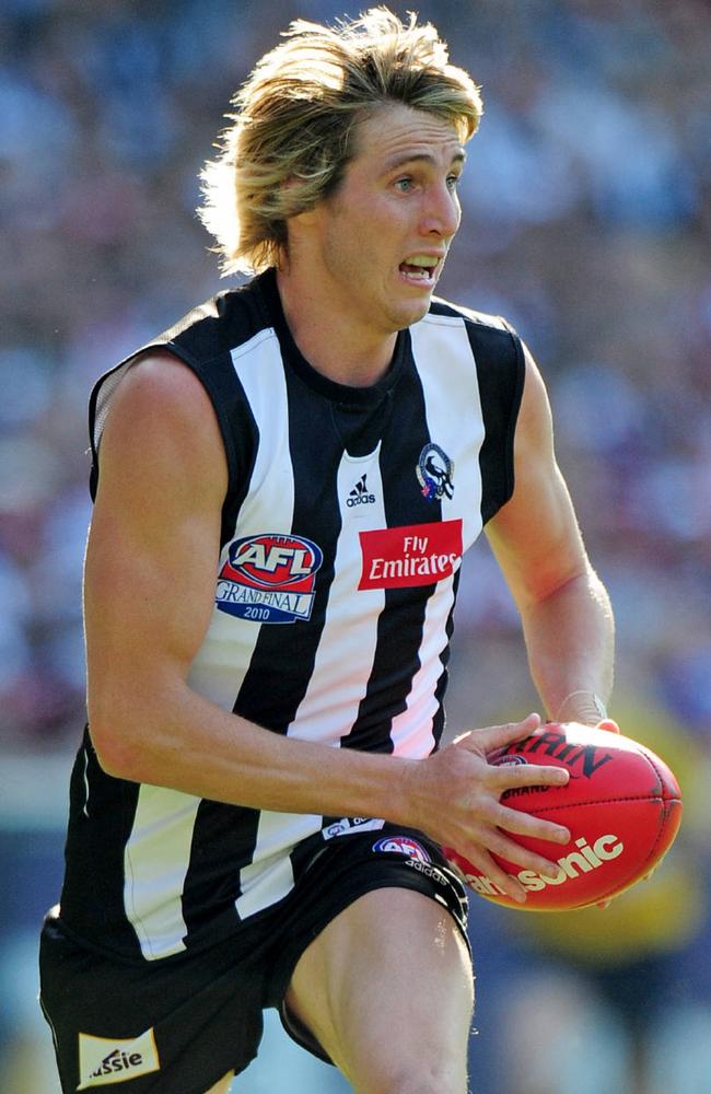 Dale Thomas on the burst in the 2010 AFL grand final replay.