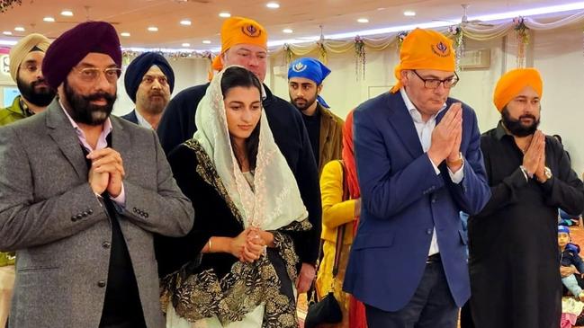 Victorian Premier Daniel Andrews, second from right, at a Sikh temple in Blackburn in Melbourne’s east with Luckee Kohli, far right.