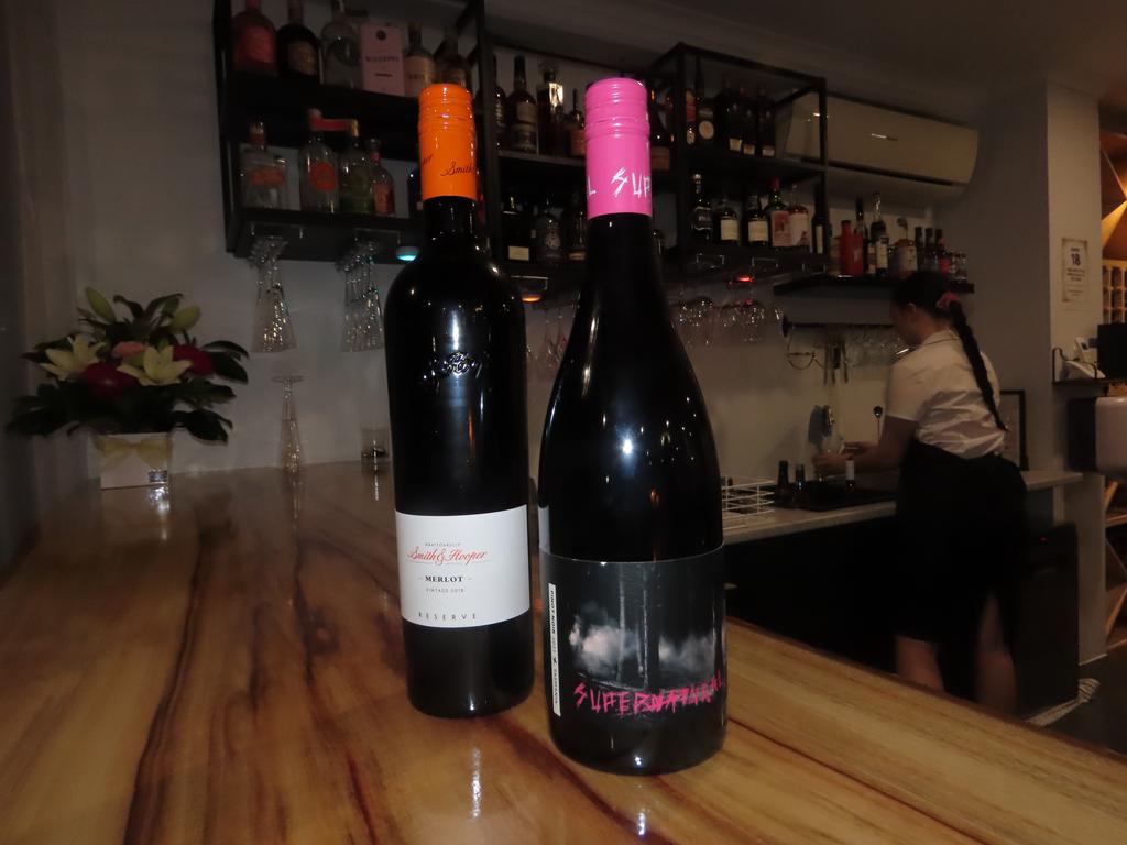 New Wine Bar Tannins At Torquay Celebrates Official Opening The   Bcd75d1cf673c274ab80382898ddee64