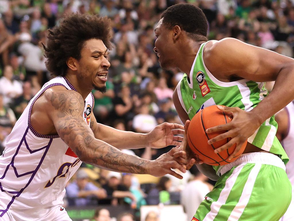 Kings star Jaylen Adams defends against Phoenix’s Malique Lewis. Picture: Getty Images