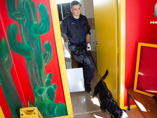 Police raid a clubhouse in Molong in Central West NSW targeting the Bandidos OMCG in 2019. Picture: NSW Police