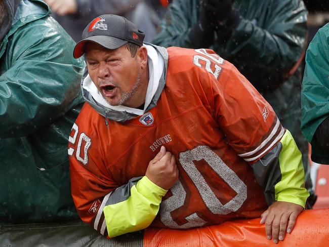 CLEVELAND, OH - SEPTEMBER 09: A Cleveland Browns reacts after a missed field goal in overtime against the Pittsburgh Steelers at FirstEnergy Stadium on September 9, 2018 in Cleveland, Ohio. The game ended in a 21-21 tie.   Joe Robbins/Getty Images/AFP == FOR NEWSPAPERS, INTERNET, TELCOS & TELEVISION USE ONLY ==