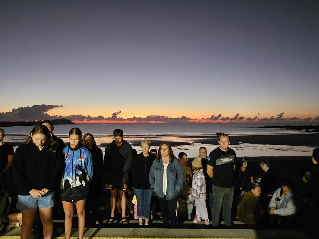 The crowd at the Half Tide Dawn Service at Hay Point. Mackay Anzac Day 2025. Photo: Janessa Ekert