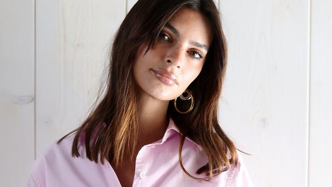 PARIS, FRANCE - JUNE 22: Emily Ratajkowski attends the Loewe Menswear Spring/Summer 2025 show as part of Paris Fashion Week on June 22, 2024 in Paris, France. (Photo by Pascal Le Segretain/Getty Images for Loewe)