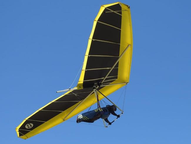 Man seriously injured in hang-glider crash at Dalby