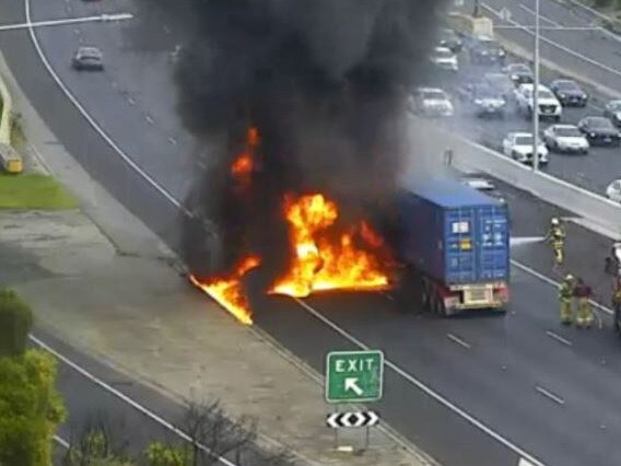 A truck has burst into flames on the Monash Freeway near Chadstone.