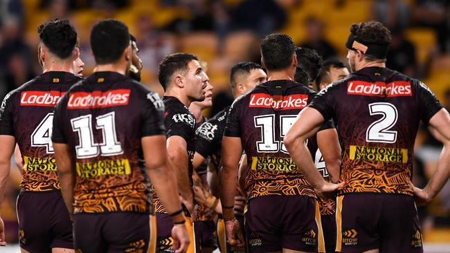 BRISBANE, AUSTRALIA - SEPTEMBER 03: Sean O'Sullivan of the Broncos and team mates look dejected after a Panthers try during the round 17 NRL match between the Brisbane Broncos and the Penrith Panthers at Suncorp Stadium on September 03, 2020 in Brisbane, Australia. (Photo by Albert Perez/Getty Images)