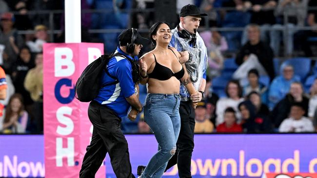 She didn’t seem too worried by it. Photo by Bradley Kanaris/Getty Images