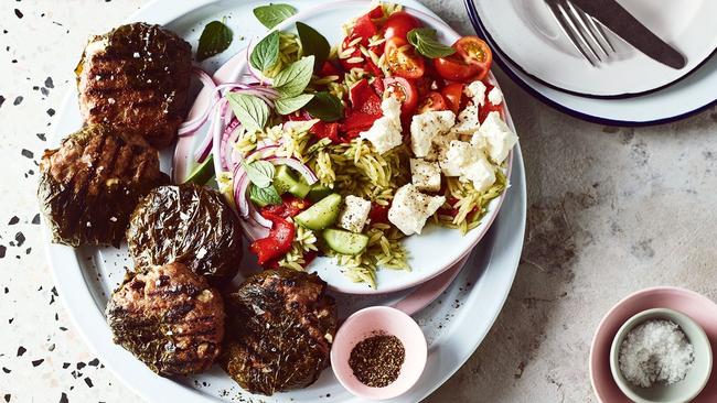 This Greek salad is also perfect for making old leftovers fresh and interesting.