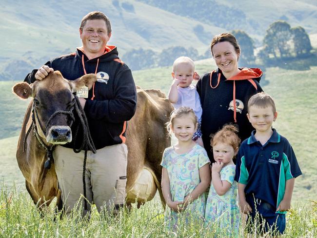 DAIRY: Reece Attenorough at PoowongReece and Toni Attenborough at Poowong with their Leading Edge Genetics award winning cow named Attaview Valin Melanie 2594PICTURED:  Reece and Toni Attenborough with kids: 7yo Jack, 5yo Ruby, 3yo Grace and 1yo Harper at Poowong with Leading Edge Genetics award winning cow named Attaview Valin Melanie 2594Picture: Zoe Phillips