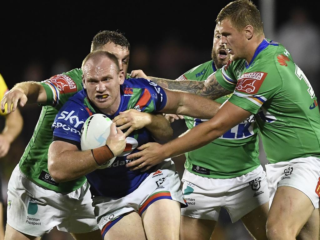 <p>MACKAY, AUSTRALIA - AUGUST 27: Matt Lodge of the Warriors is tackled during the round 24 NRL match between the New Zealand Warriors and the Canberra Raiders at BB Print Stadium, on August 27, 2021, in Mackay, Australia. (Photo by Ian Hitchcock/Getty Images)</p>