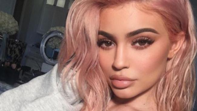 If you’ve looked at Instagram lately, then you would have seen the porn star pout. From Kylie Jenner to Jennifer Lopez, everyone is doing it.