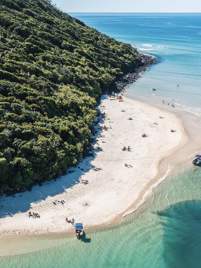 Tallebudgera Beach, Gold Coast. @kiffandculture