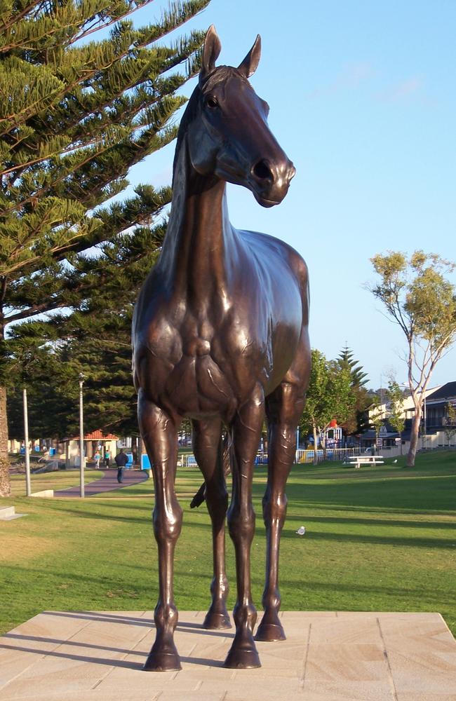 A life-size sculpture of Makybe Diva on Port Lincoln’s foreshore.