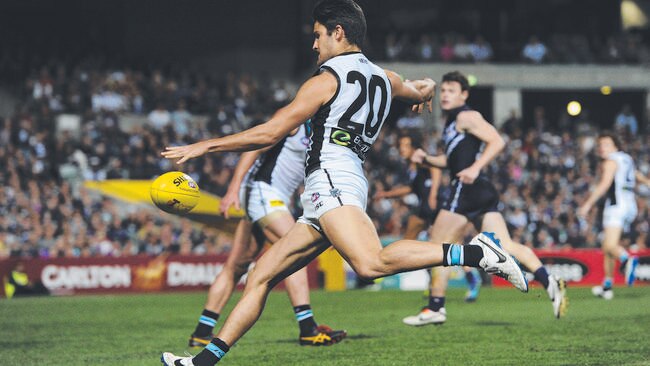 Danger man Chad Wingard shoots for goal in the final term. Picture: Daniel Wilkins.