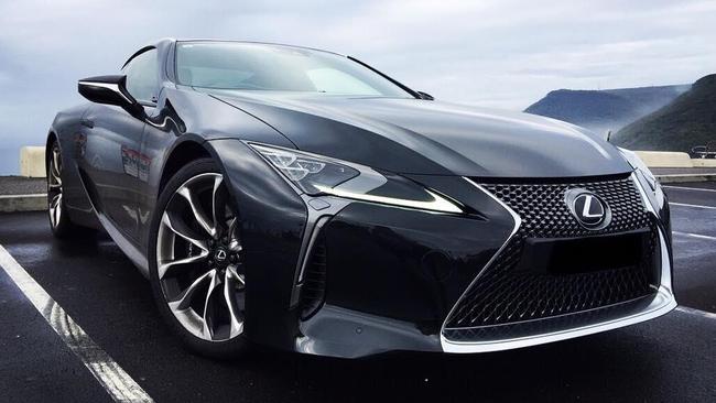 Lexus lc500 черная пантера