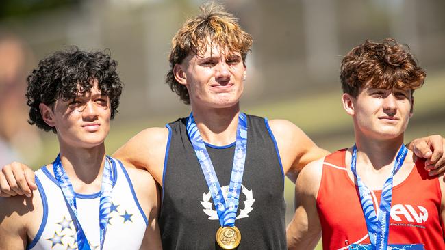 Under 18 200m final winner, Dylan Hall from Knox Grammar, centre. Picture: Julian Andrews