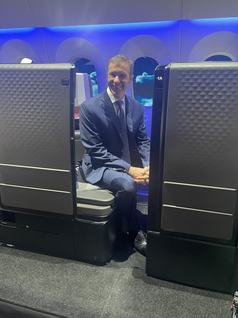 United Airlines CEO Scott Kirby showing off the new Polaris Studio seat, which will appear on new 787-9s next year.