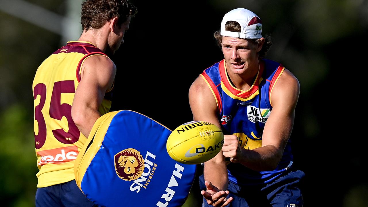 Former basketballer Tom Fullarton is a chance to feature in KFC SuperCoach this year. Picture: Bradley Kanaris/AFL Photos