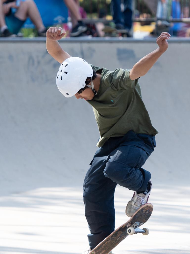 John Sharpe pictured competing at Berowra skate park at the skate, scooter and BMX battle royale. (AAP IMAGE / MONIQUE HARMER)