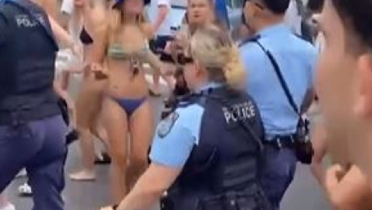 Wild teenage fight at Manly Wharf on Australia Day