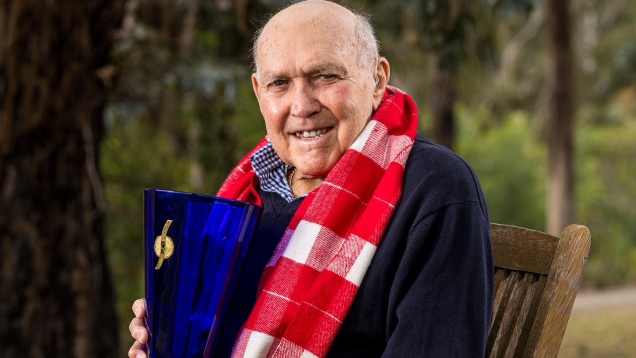 Bob Skilton has been elevated to a Legend of Australian Sport by the Sport Hall of Fame. Picture: Hamish Blair