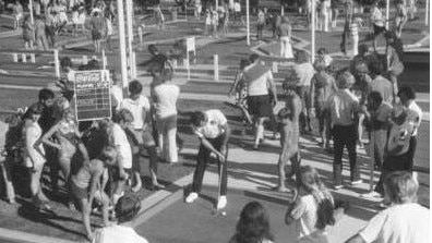 Putt-Putt being played in the streets of Surfers Paradise.