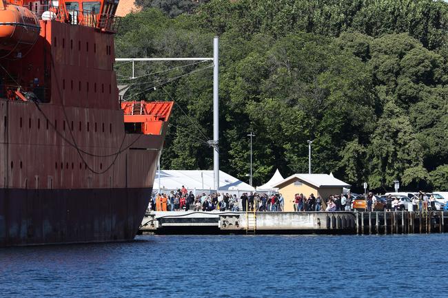 Final voyage out of Hobart for the Aurora Australis. Picture: NIKKI DAVIS-JONES