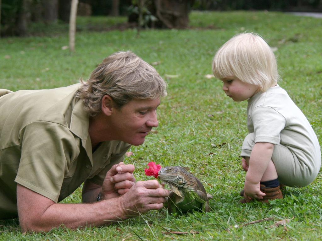 Steve Irwin with Robert at Australia Zoo in 2005.