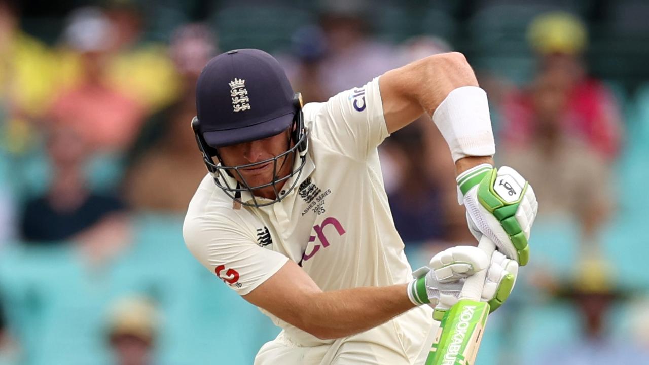 SYDNEY, AUSTRALIA - JANUARY 09: Jos Buttler of England bats during day five of the Fourth Test Match in the Ashes series between Australia and England at Sydney Cricket Ground on January 09, 2022 in Sydney, Australia. (Photo by Cameron Spencer/Getty Images)