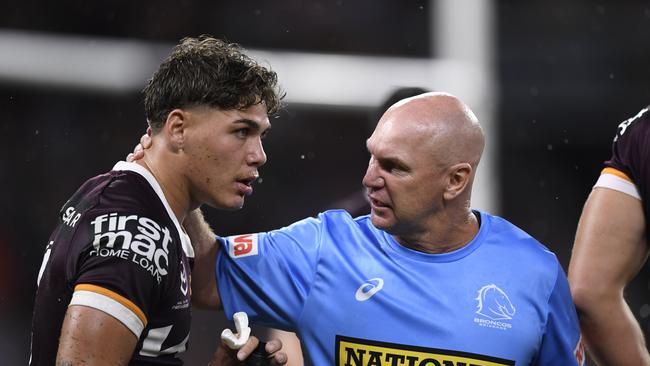 Broncos legend and trainer Allan Langer with Reece Walsh. Picture NRL