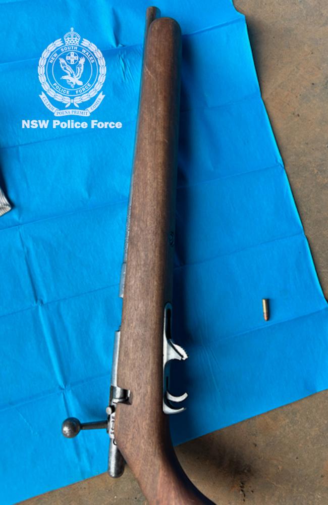 A gun allegedly seized by police in connection to an alleged Mid-North Coast NSW shooting. Picture: NSW Police