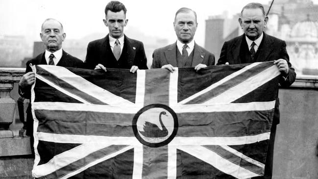 Secessionists show off a proposed flag for Western Australia in London in 1934. Picture: State Library of Western Australia