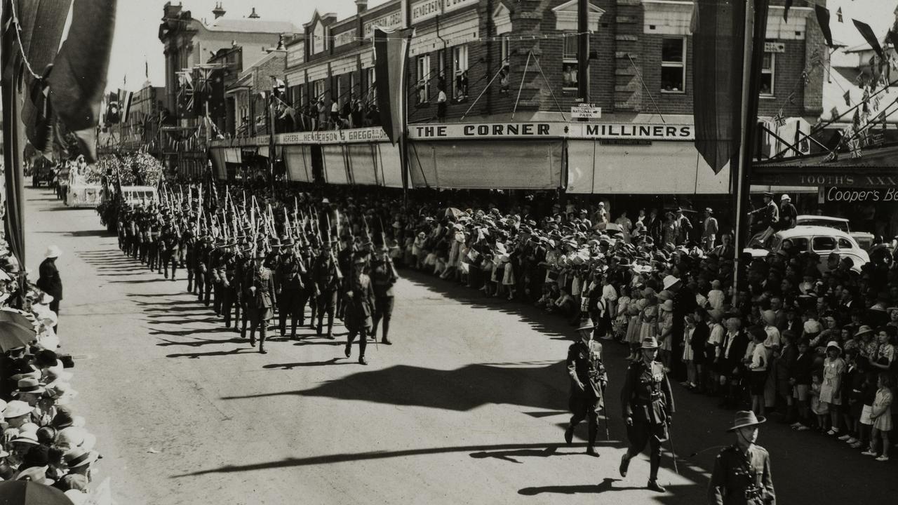 Parramatta’s sesquicentennial parade, Church Street, view of an assembly of soldiers marching with arms, and crowd lining street, 1938. Picture: Local Studies Photograph Collection, City of Parramatta