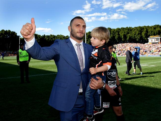 Robbie Farah acknowledges the fans during his lap of honour during the final round at Liechhardt Oval.