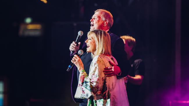 John Farnham and Olivia Newton-John sing Two Strong Hearts at Fire Fight Australia. Picture: Supplied. Jordan K. Munns