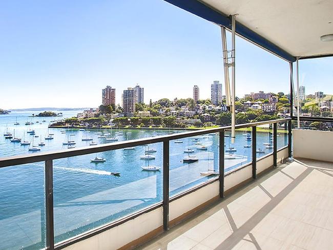 … the Toft Monks penthouse in Elizabeth Bay.