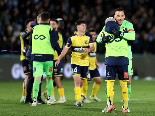 Central Coast Mariners will be out to sew up a treble when they face Victory in the grand final but the Tottenham-Newcastle Utd friendly has overshadowed the occasion according to former Socceroo Robbie Slater. Picture: Getty Images