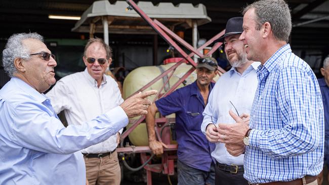 Canegrowers Queensland chairman Paul Schembri meeting with Dawson MP George Christensen and Trade, Tourism and Investment Minister Dan Tehan at a shed talk on Tuesday. In the background are Canegrowers Mackay deputy chairman Anthony (Tony) Ross and Erakala sugarcane farmer Andre Camilleri. Picture: Heidi Petith