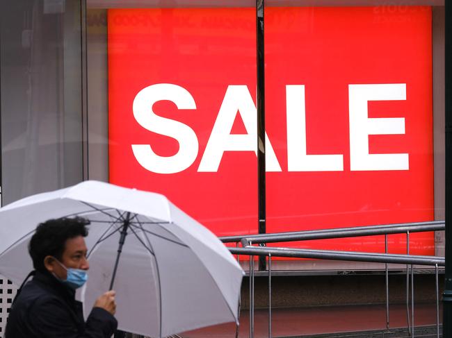 MELBOURNE, AUSTRALIA - NewsWire Photos NOVEMBER 14, 2021: People are Christmas shopping and  seen promenading  in Melbourne. Picture: NCA NewsWire / Luis Enrique Ascui