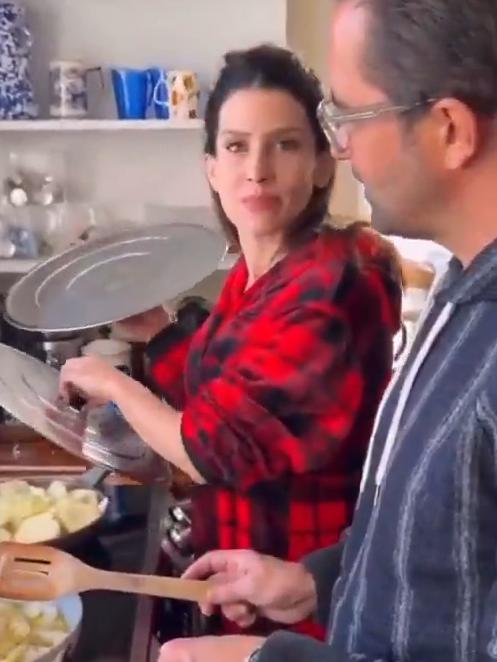 Hilaria Baldwin struggles to find the English word for 'onion' in a new cooking video.