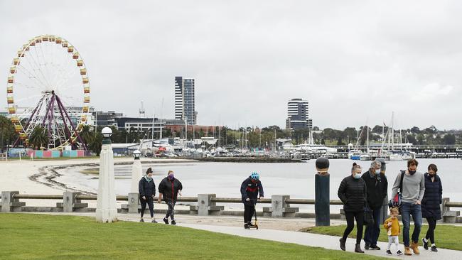 People exercising at Eastern Beach on September 17, 2020 in Geelong. (Photo by Daniel Pockett/Getty Images)