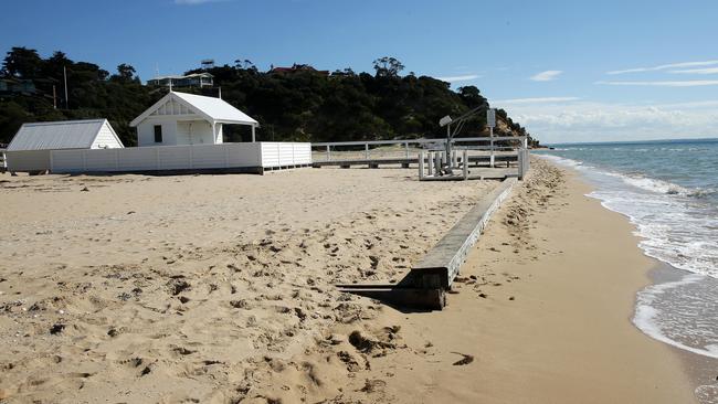 Fox has been seeking to reclaim hundreds of square metres of public beach for private use at his Portsea compound.