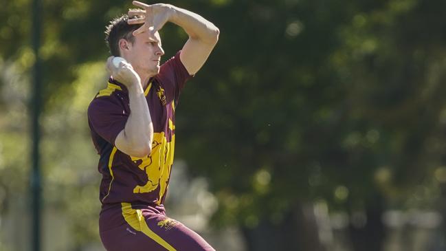 Harrison Goad bowling for Fitzroy Doncaster. Picture: Valeriu Campan